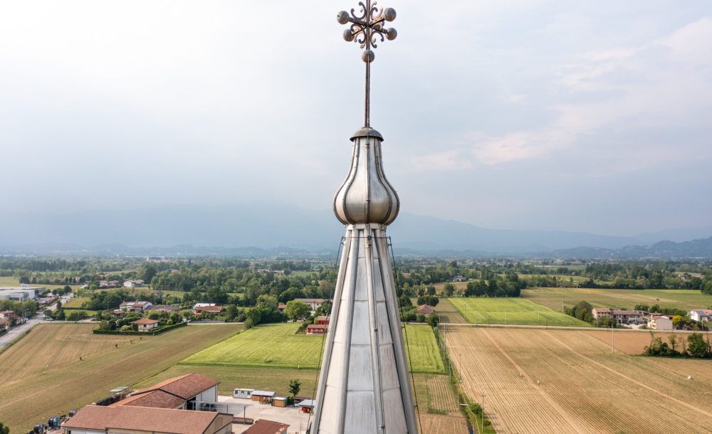 santuario-cendrole-cupola-cuspide-alluminio-2-scaled-lattoneria-cerantola